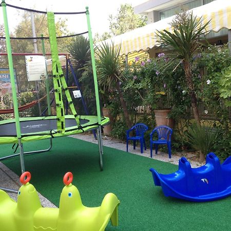 Perticari Hotel Pesaro Bagian luar foto