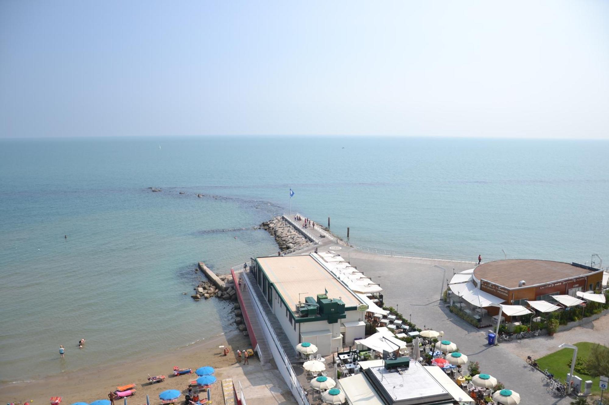 Perticari Hotel Pesaro Bagian luar foto