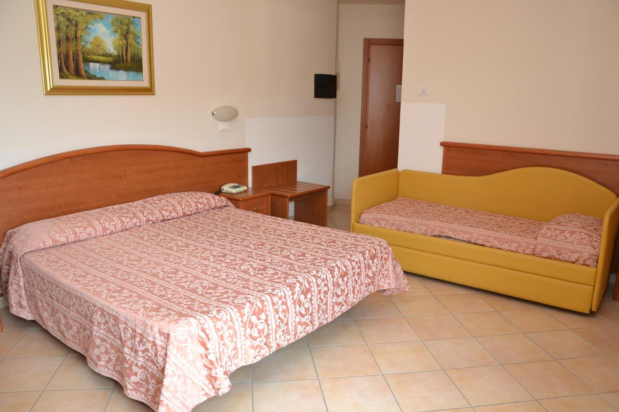 Perticari Hotel Pesaro Bagian luar foto