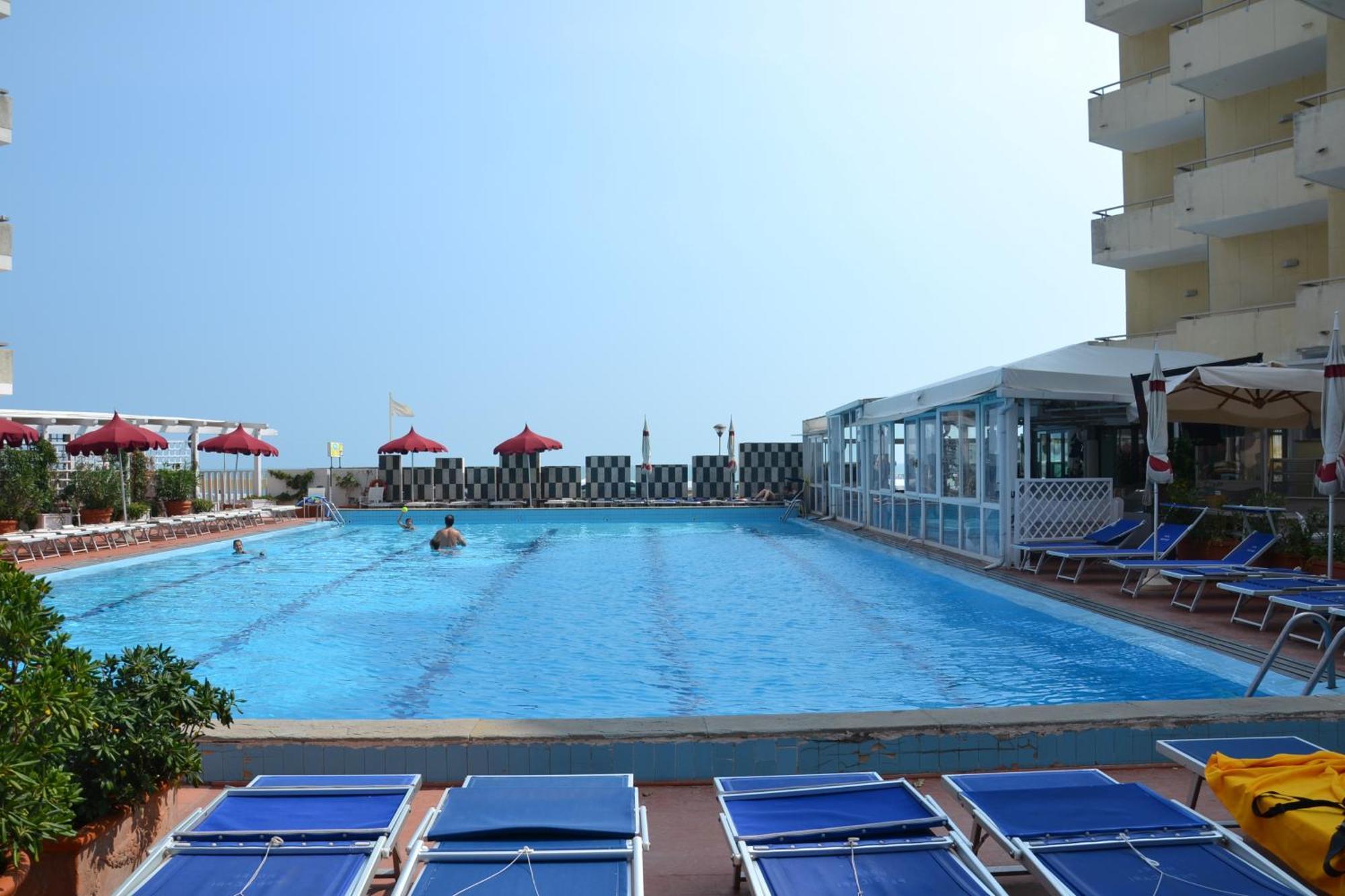 Perticari Hotel Pesaro Bagian luar foto