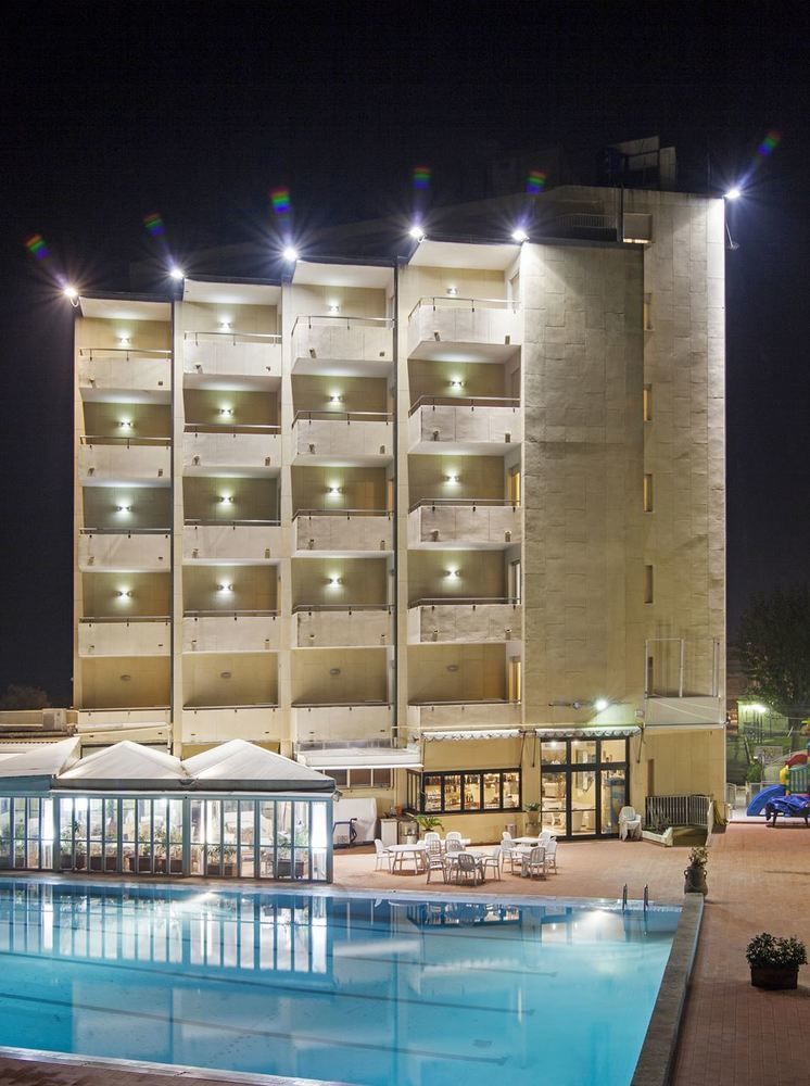 Perticari Hotel Pesaro Bagian luar foto