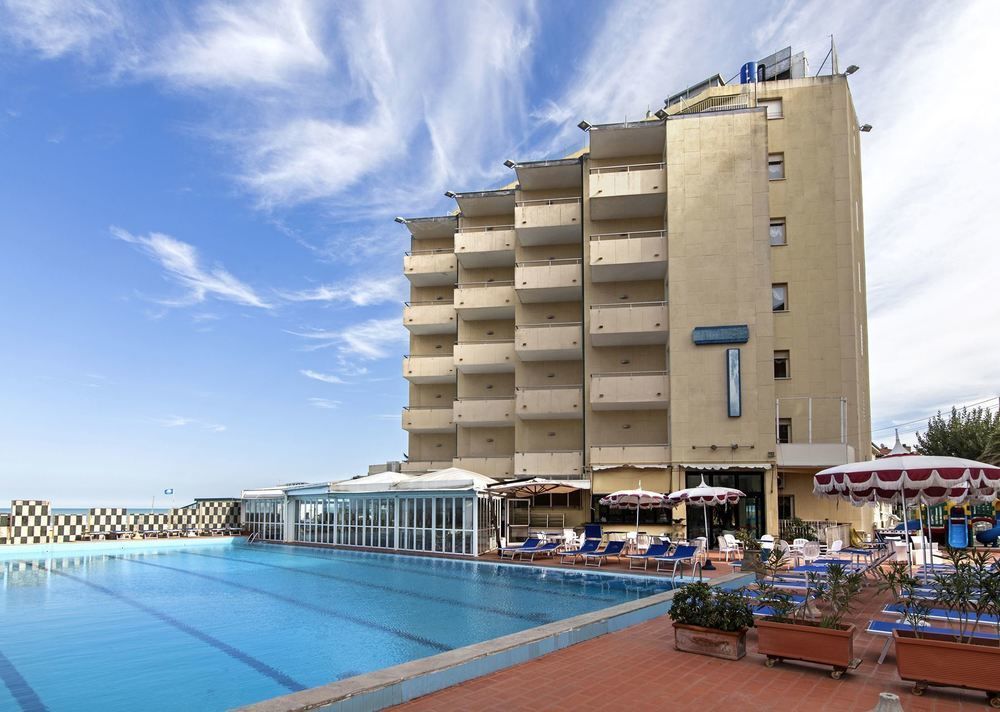 Perticari Hotel Pesaro Bagian luar foto