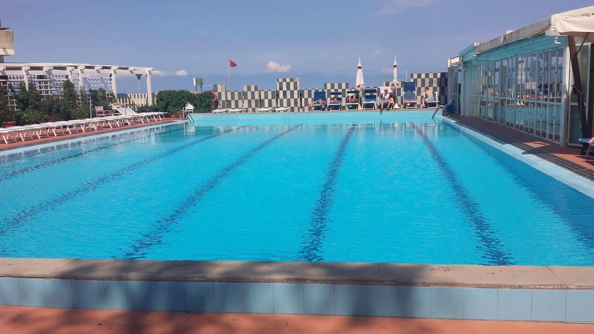 Perticari Hotel Pesaro Bagian luar foto