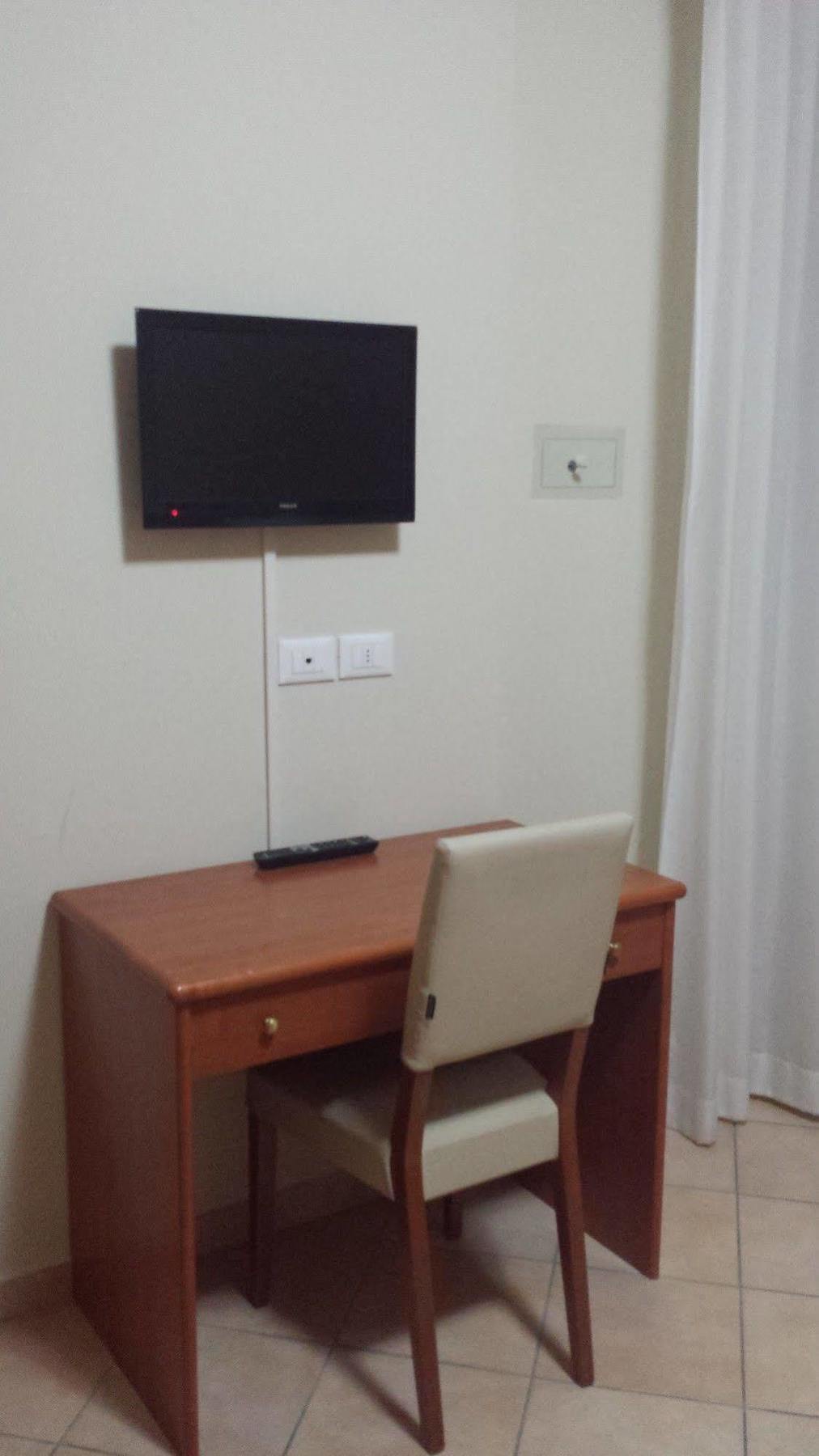 Perticari Hotel Pesaro Bagian luar foto